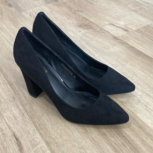 NEW Women’s IN4 Chunky Heel Suede Pumps - Picture 1 of 5